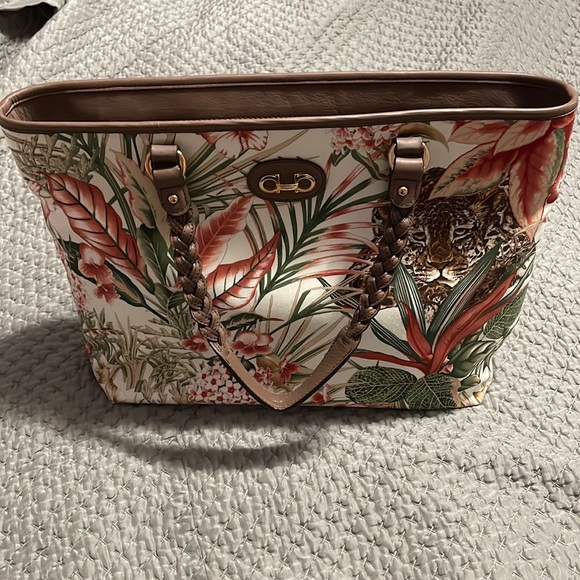 Animal print Salvatore Ferragamo bag. - Picture 2 of 7